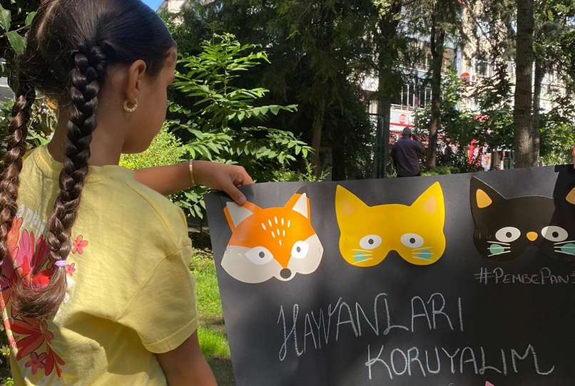 Okula geçiş sürecini destekleyen, temel akademik becerilerin kazandırıldığı, sorumluluk ve özgüven duygusunu geliştiren bir eğitim ortamı sunuyoruz.