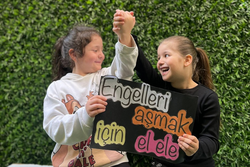 Okula geçiş sürecini destekleyen, temel akademik becerilerin kazandırıldığı, sorumluluk ve özgüven duygusunu geliştiren bir eğitim ortamı sunuyoruz.