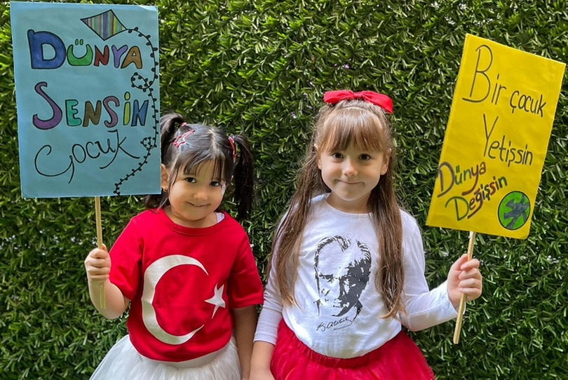 Okula hazırlık becerilerinin temellendirildiği, problem çözme, grup çalışması ve dikkat gelişimi odaklı yapılandırılmış etkinlikler sunuyoruz.